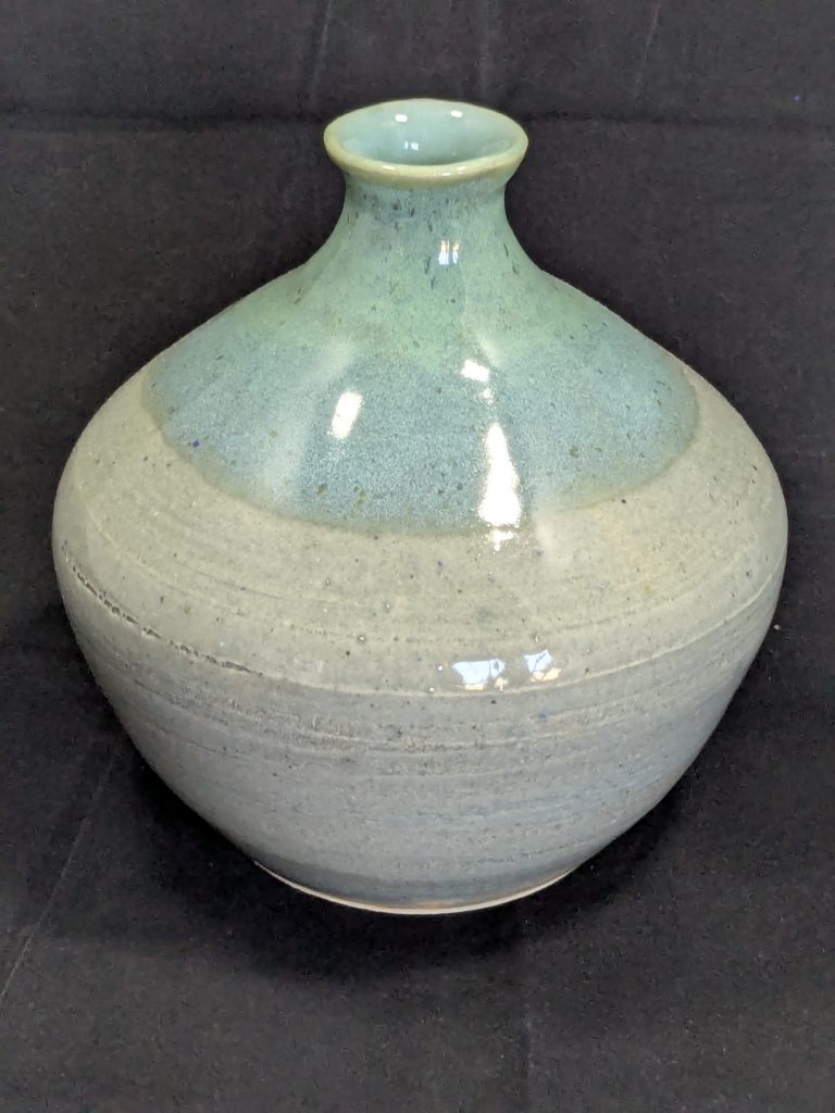 vase 768x1024